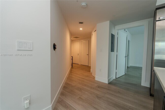 Building Photo - 500 Brickell Ave