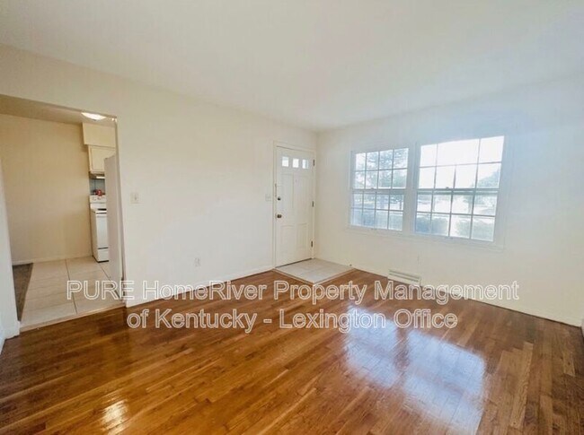 Foto del edificio - 2037 Garden Springs Dr