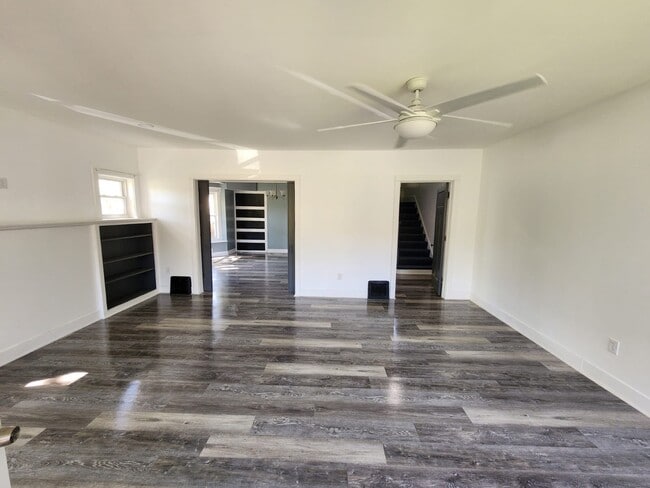 Building Photo - 262 Fairgreen Ave