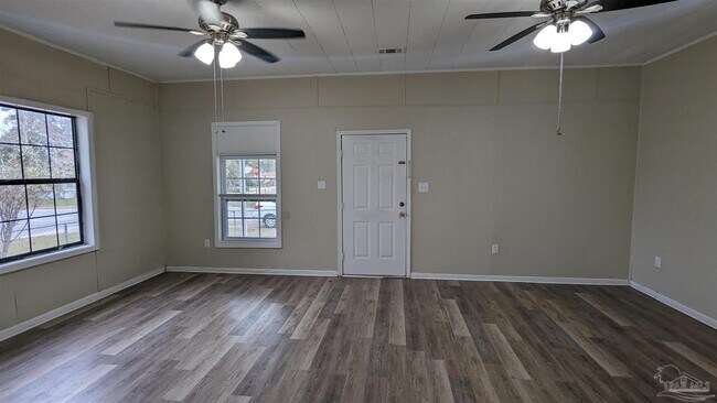 Foto del edificio - 1021 N Q St