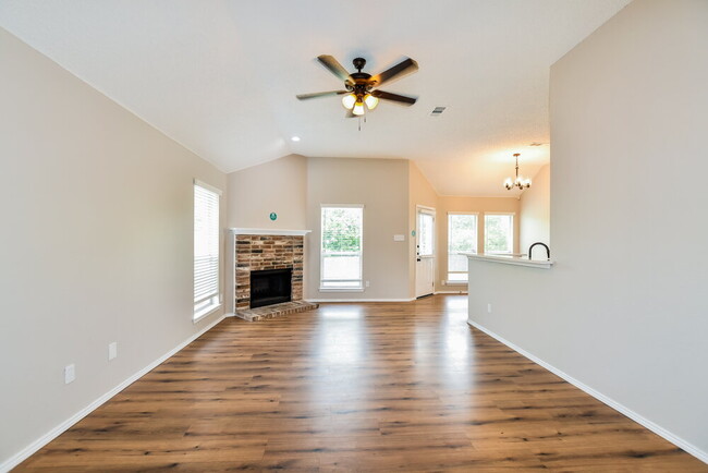 Foto del edificio - 3693 Sycamore Ln