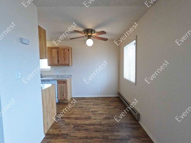 Building Photo - 1770 Meadowland Dr