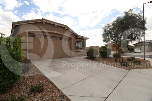 Foto del edificio - 463 Pinnacle Ridge Dr