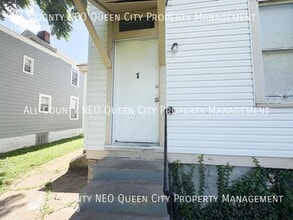 Building Photo - 1904 Sherman Ave