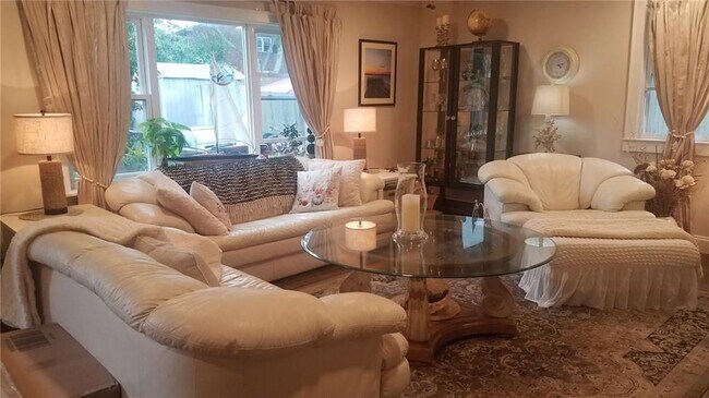 Building Photo - 21-23 Shield St