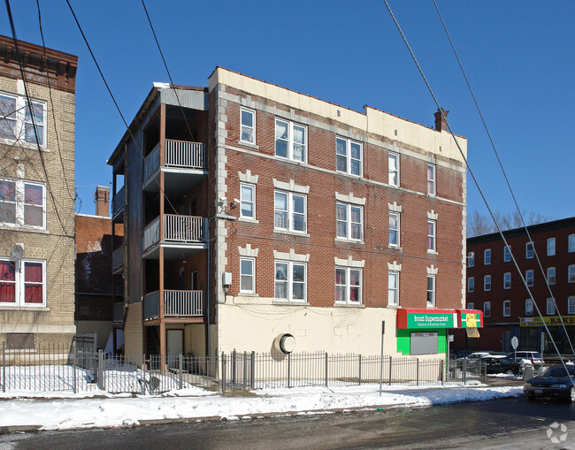 Building Photo - 1087 Broad St