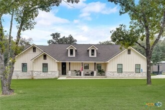 Building Photo - 281 Cibolo Way