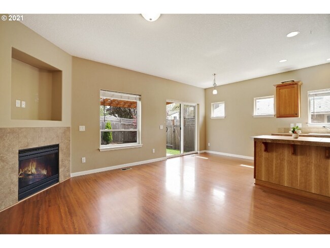 Foto del edificio - 4734 SW 184th Ave