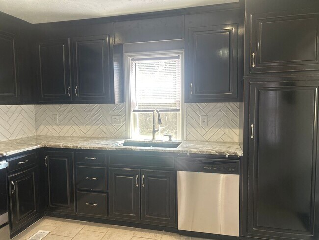 Foto del edificio - 266 Lilly Way