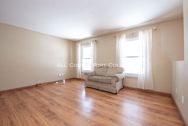 Building Photo - Great Home, Great Location!