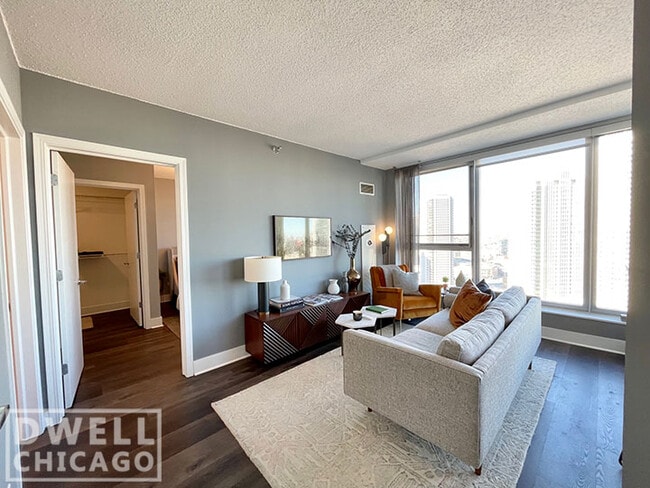 Building Photo - 216 N Canal St