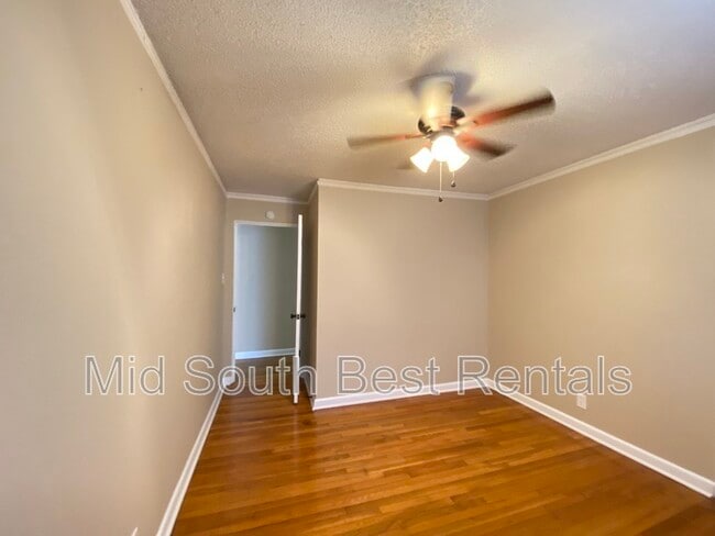 Building Photo - 1 Broadmoor Dr