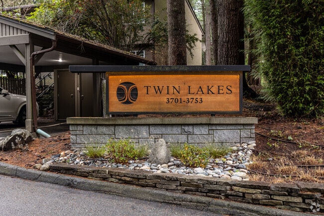 Property Entrance - Twin Lakes
