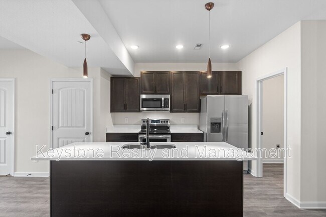 Building Photo - 229 E Johnson Cir