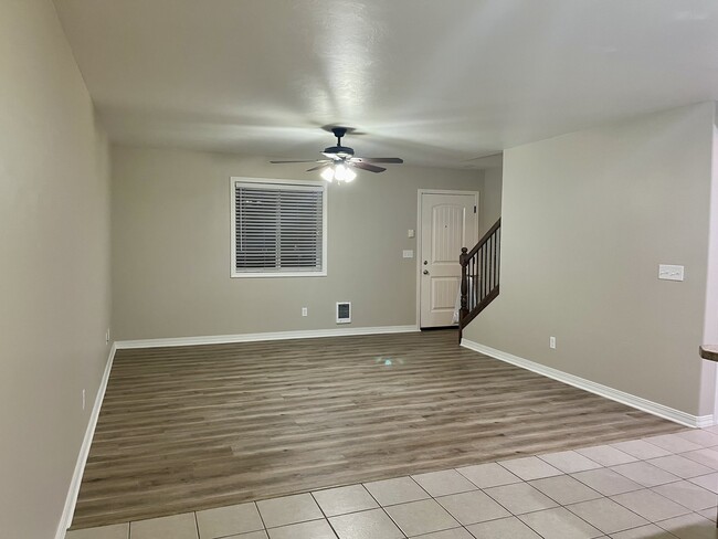 Building Photo - Janessa Townhome