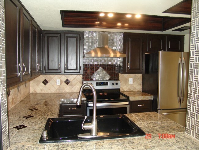 Foto del edificio - 461 West Holmes Avenue, Unit 136