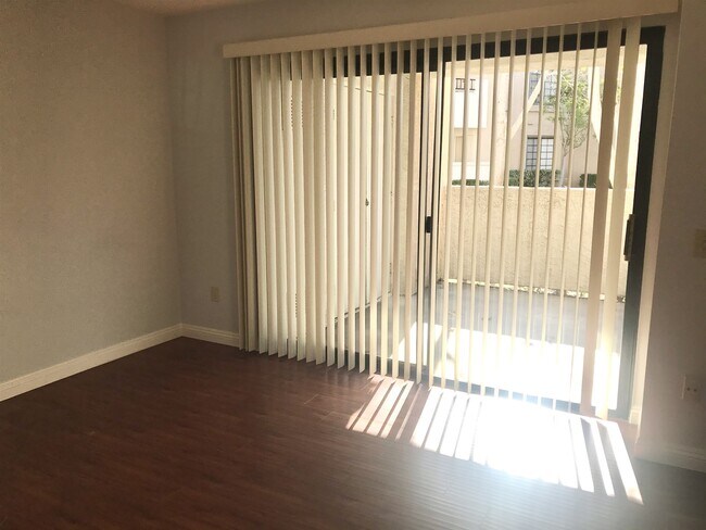 Building Photo - 10636 Dabney Dr