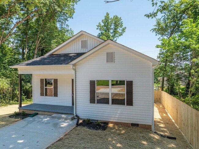 Foto del edificio - Your New Home Awaits in Hickory!