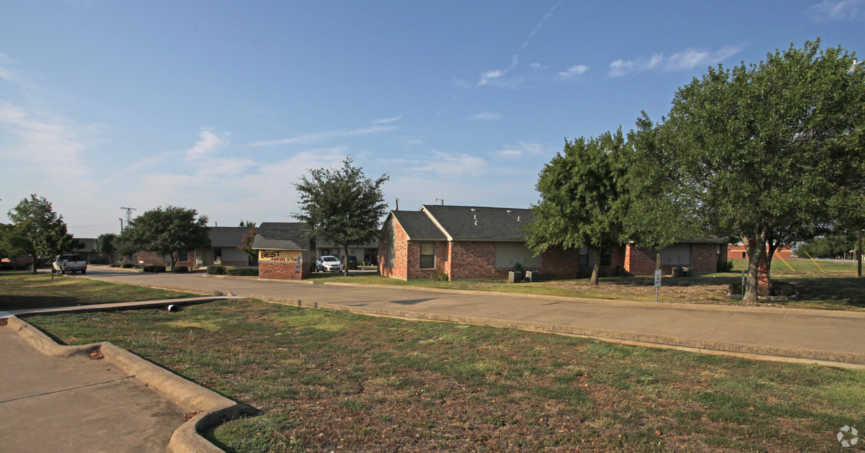 Building Photo - Venus Retirement Village