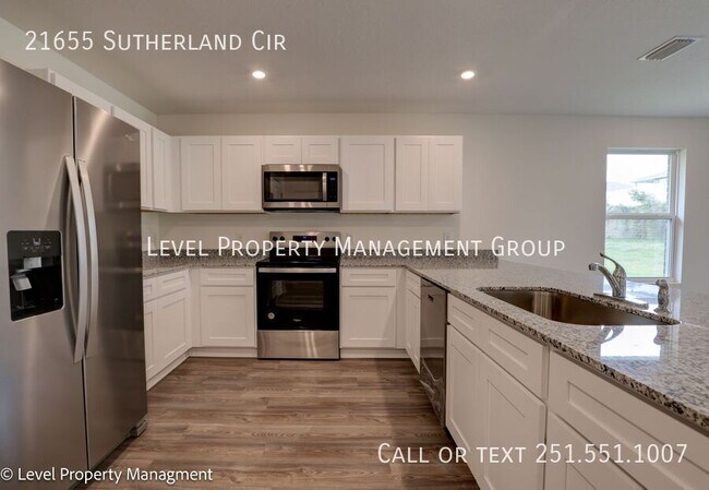 Foto del edificio - 21655 Sutherland Cir