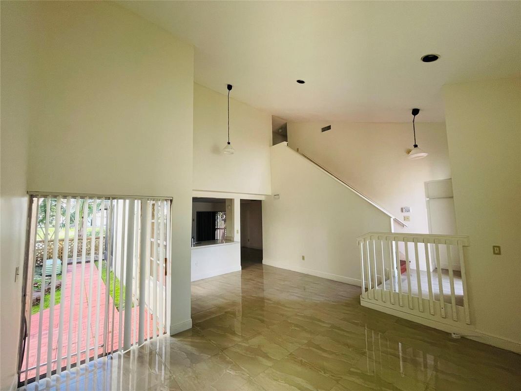 Foto principal - 13976 Langley Pl