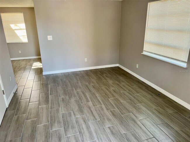 Foto del edificio - 1006 57th Ave Pl E