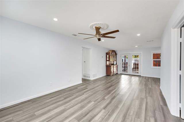 Building Photo - 4226 Fernwood Dr