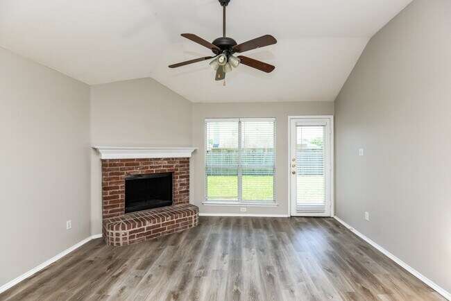 Building Photo - 1012 James Donald Ln