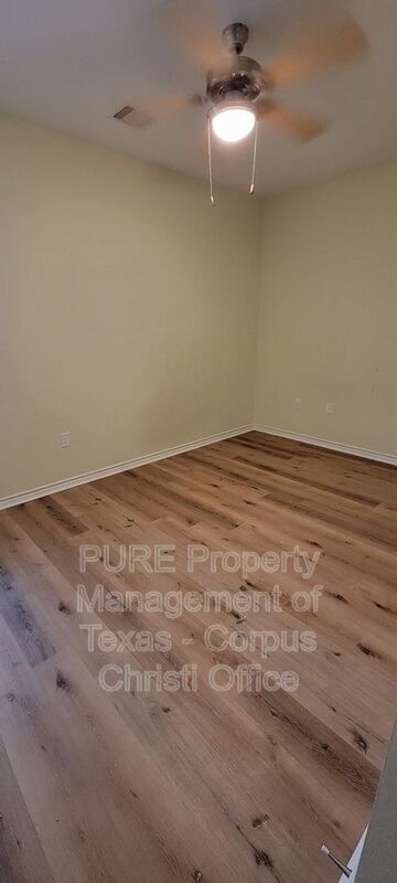 Foto del edificio - 15570 Palmira Ave