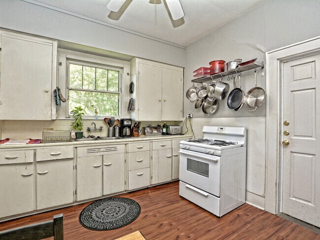 Foto del edificio - 406 W 30th St