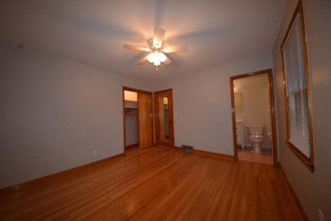 Building Photo - 2819 Breckenridge Ln, Louisville, KY 40220