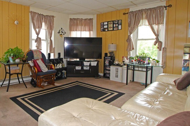 Foto del edificio - 4 Unit Investment: 165 Gordon St