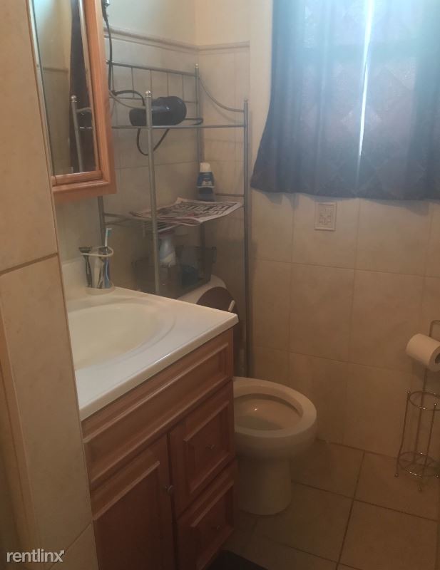 Building Photo - 7242 67th Pl