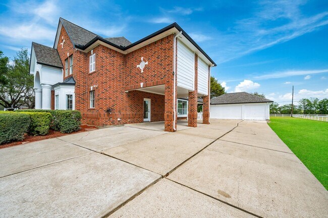 Foto del edificio - 7211 Savannah Glen Ln