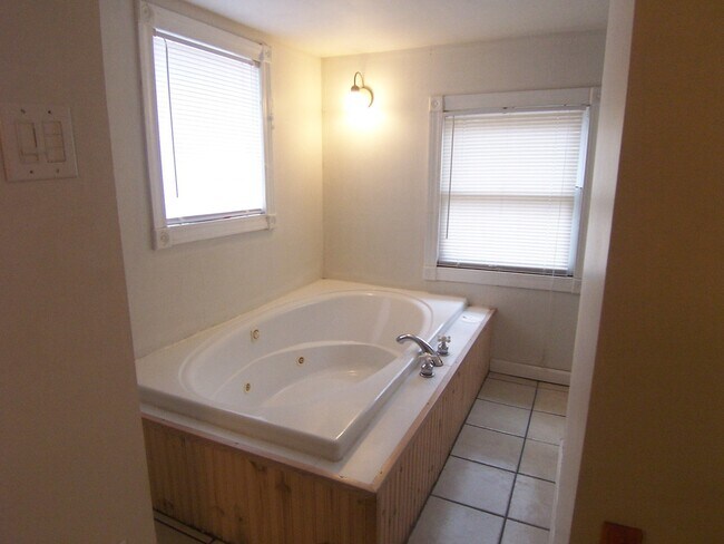 Foto del edificio - ****1711 Henry - Pineville off Claiborne St.