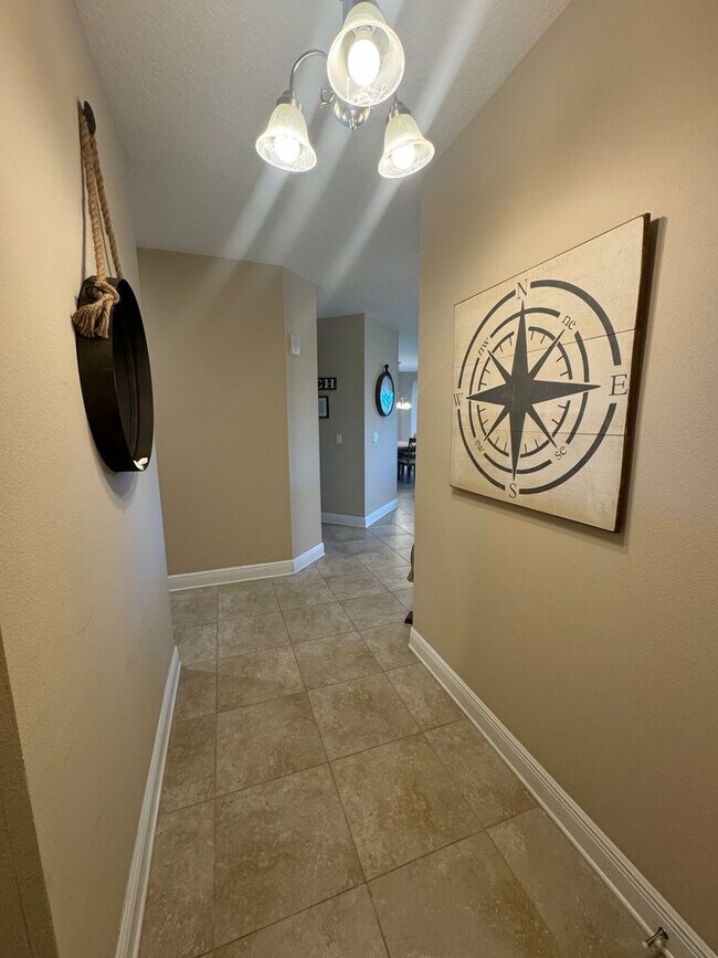 Building Photo - Exquisite Fully Furnished 3-bed/2.5 Bath C...
