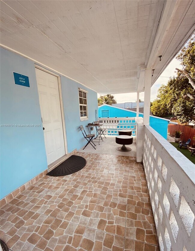 Foto del edificio - 227 NW 34th St