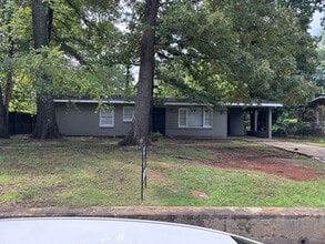 Building Photo - 2608 Walker St