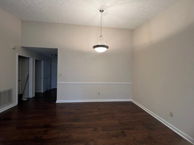 Building Photo - 150 Wilbanks Dr