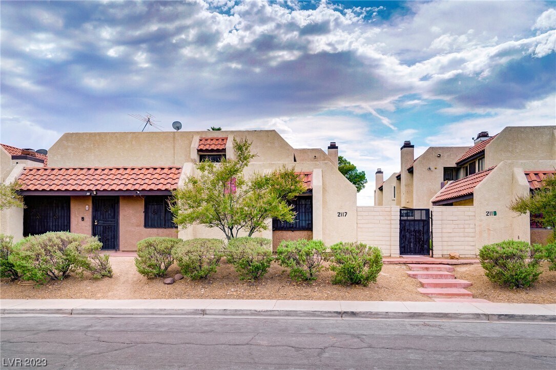 Primary Photo - 2117 Sun Ave