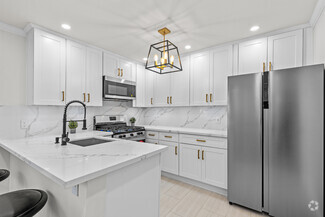 Building Photo - 3123 W 60th St