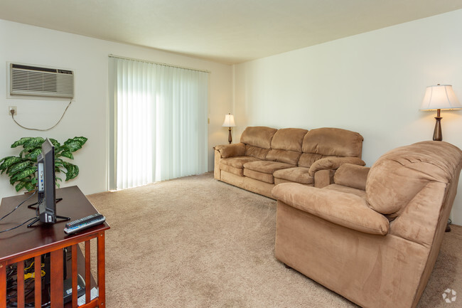 2HAB, 1BA - 960 ft² - Stoughton Estates Apartments