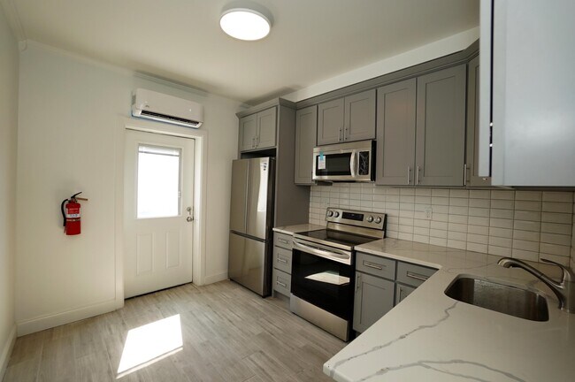 Building Photo - 444 Gregory Ave