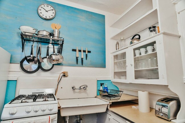 Foto del edificio - Paramount Apartments - Room for rent
