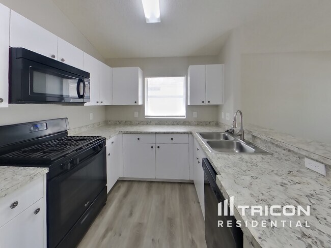 Foto del edificio - 828 Cape Cod Cir