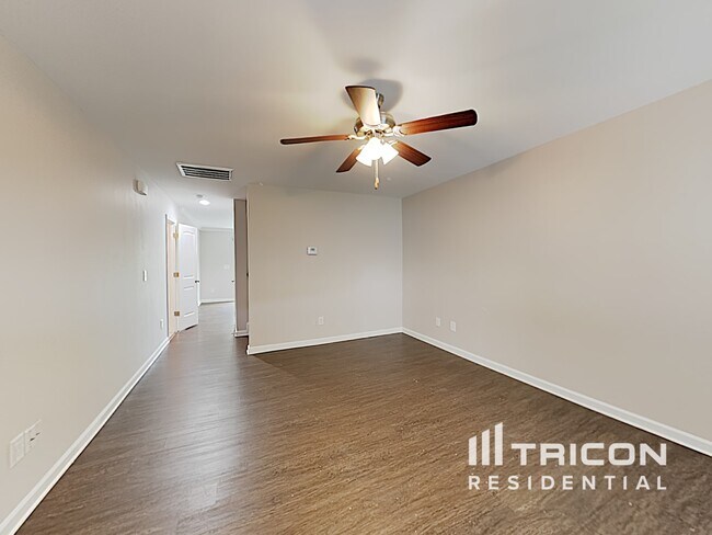Foto del edificio - 715 Dawsons Park Wy