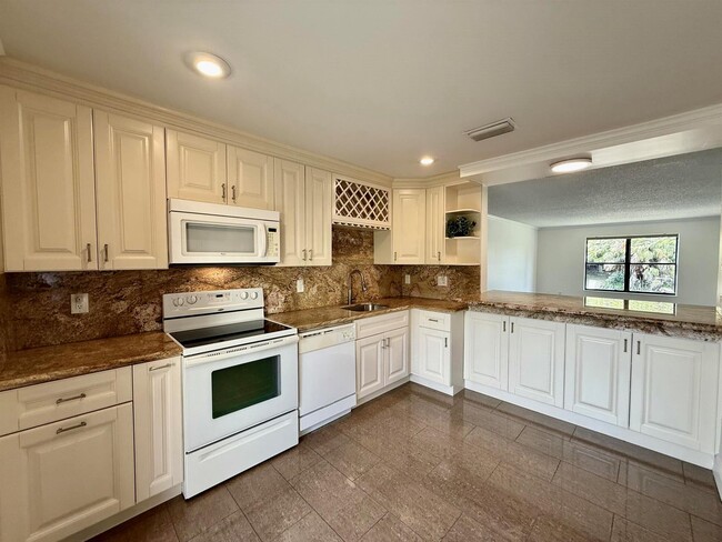 Foto del edificio - 13135 Chadwick Ct