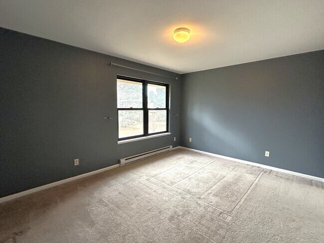 Foto del edificio - Modern 2 Bedroom Townhome Near CSU