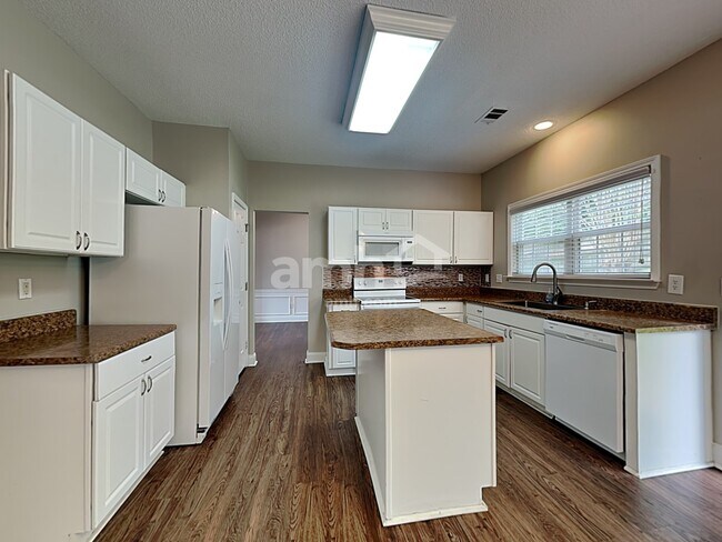 Building Photo - 121 Cotter Lane