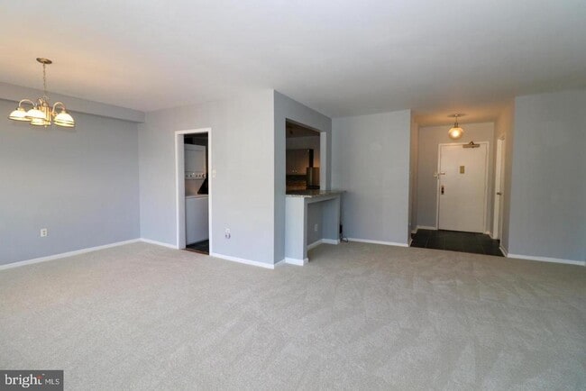 Building Photo - 3705 S George Mason Dr